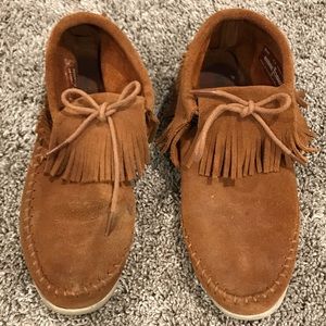 Minnetonka suede fringe moccasins
